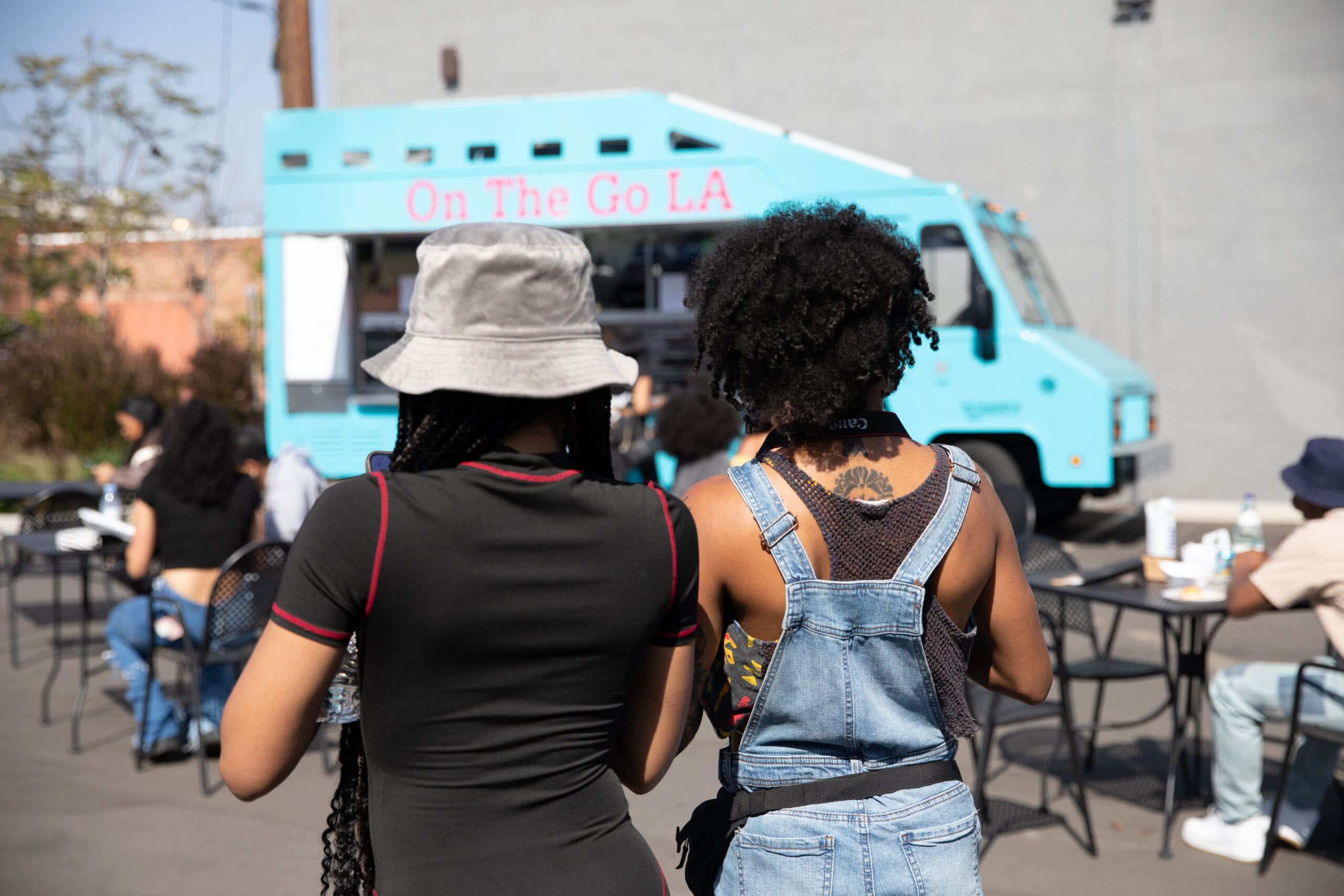 how-food-truck-vendors-can-draw-a-crowd-to-your-attraction