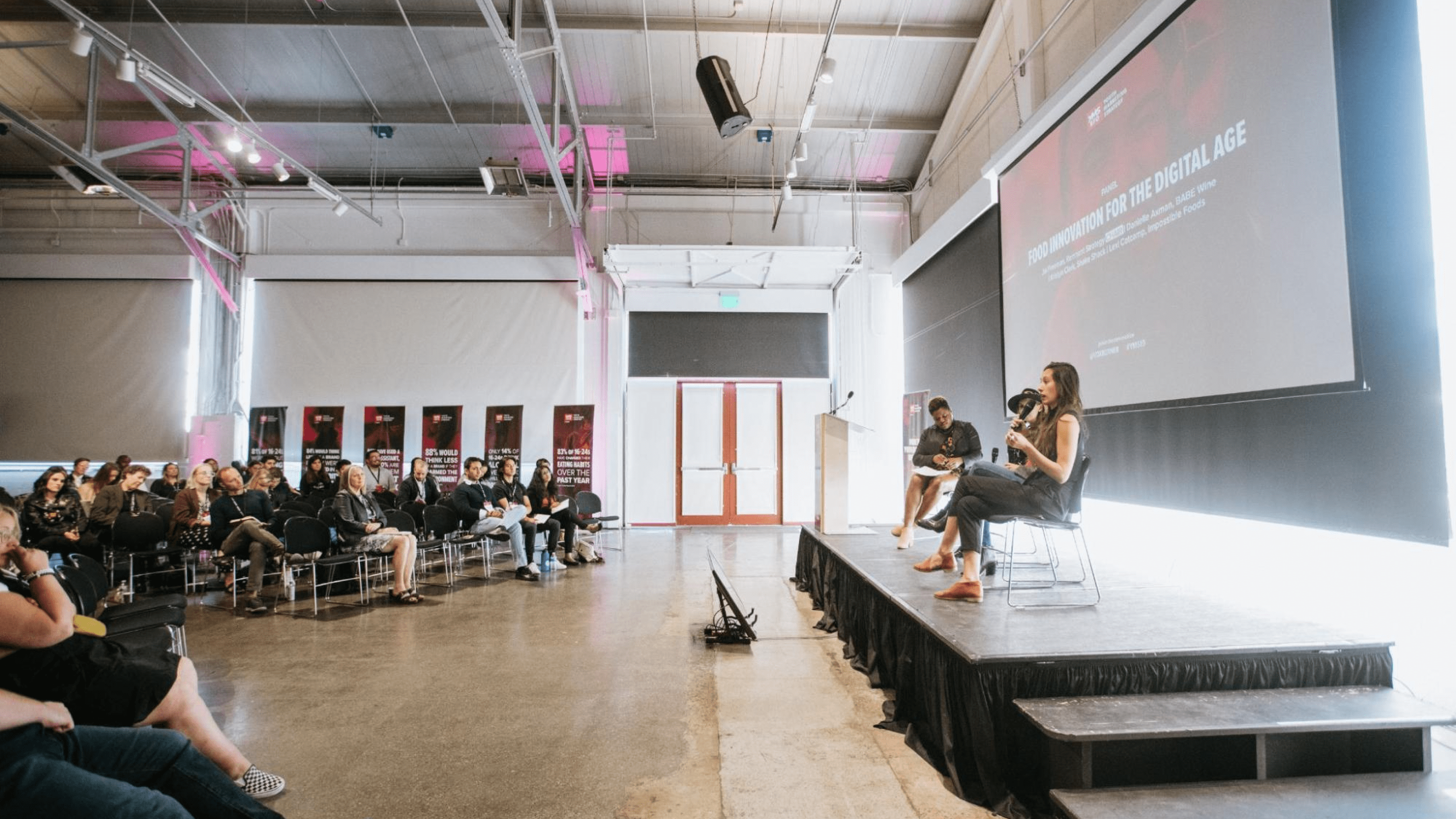 Seating arrangement at a roundtable discussion